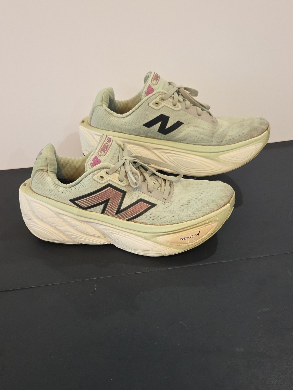 New Balance Fresh Foam MORE Women’s Pale Green Fresh Foam Sneakers Size 10.5